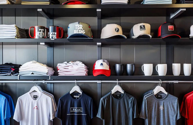 Merchandise laten maken: zo kies je producten die mensen echt willen gebruiken
